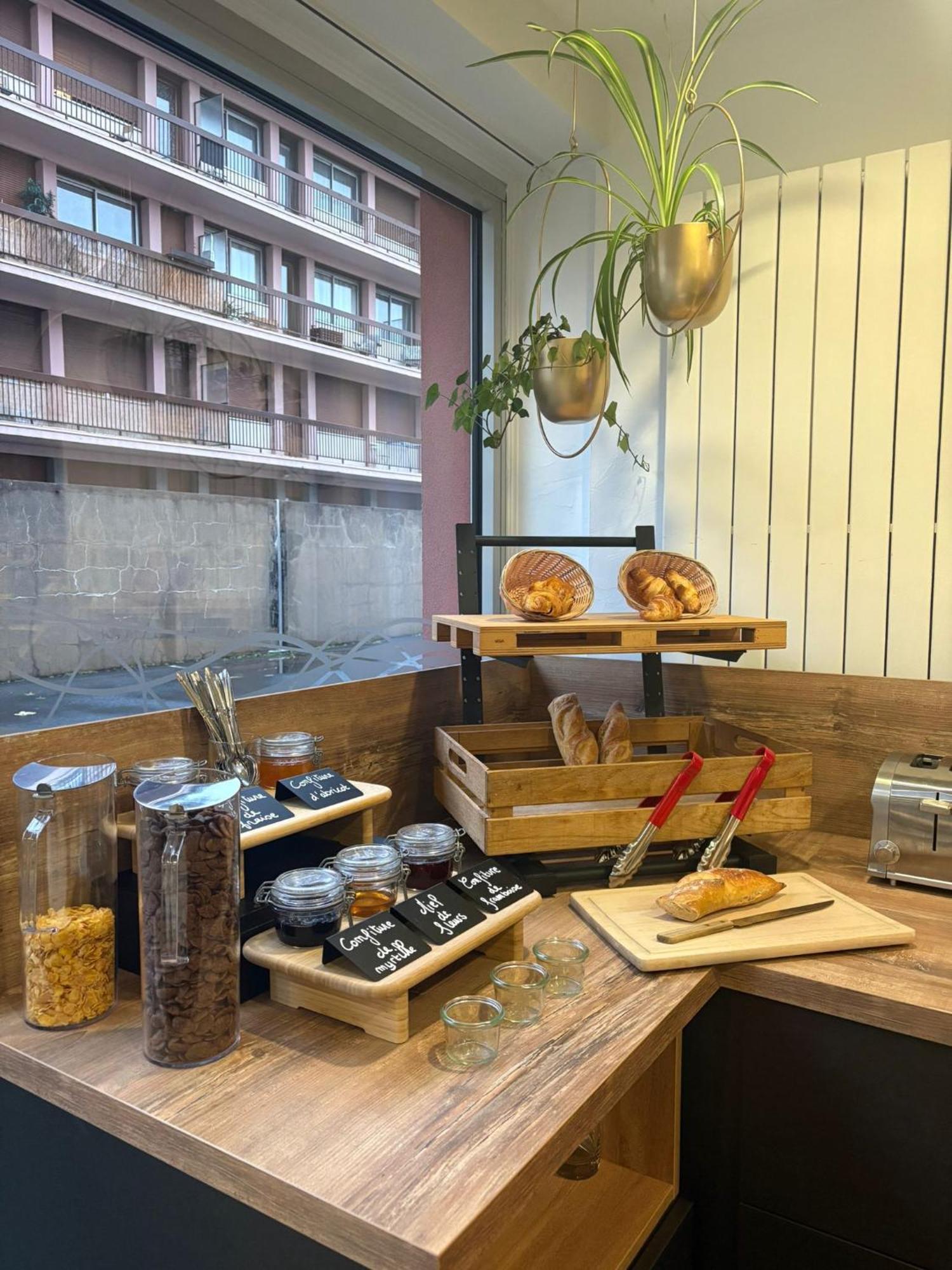 Cit'Hotel Le Chris'Tel Hotel Et Restaurant Le Puy-en-Velay Zewnętrze zdjęcie