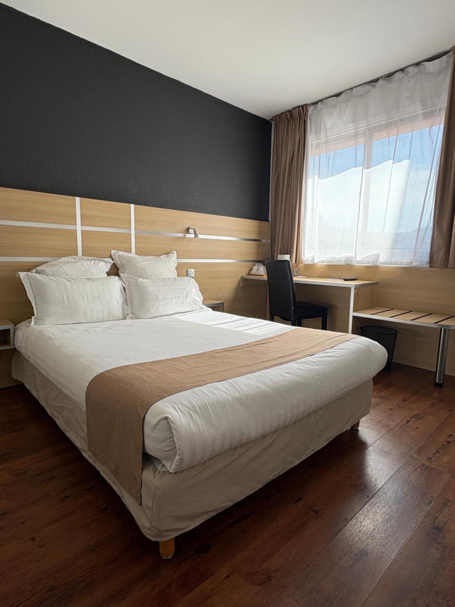 Cit'Hotel Le Chris'Tel Hotel Et Restaurant Le Puy-en-Velay Zewnętrze zdjęcie