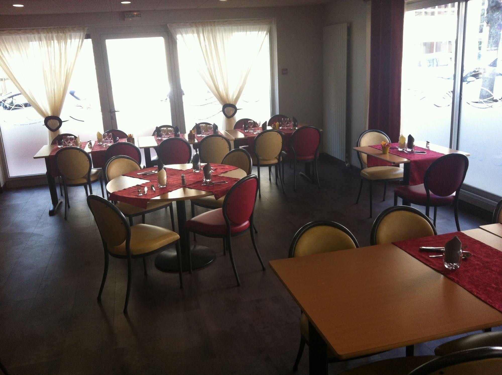 Cit'Hotel Le Chris'Tel Hotel Et Restaurant Le Puy-en-Velay Zewnętrze zdjęcie